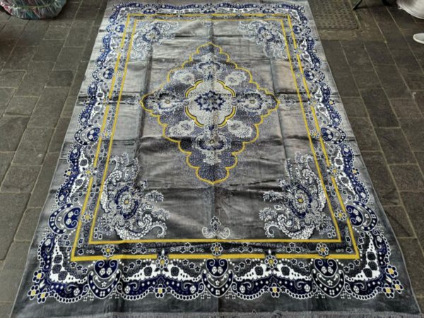 Exquisite Carpets & Rugs from Turkey, Iran & Pakistan - Image 9